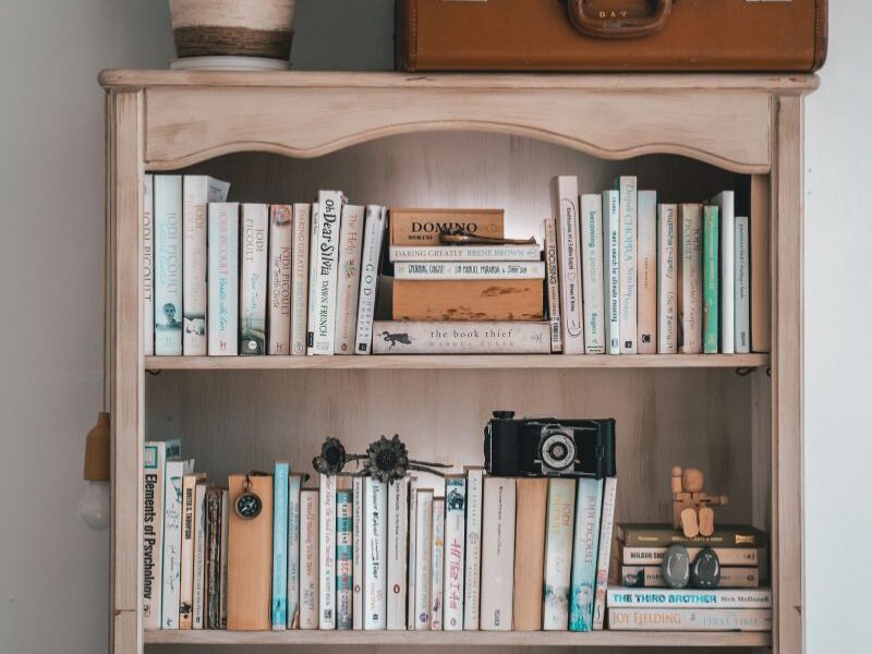 ab organized book shelf